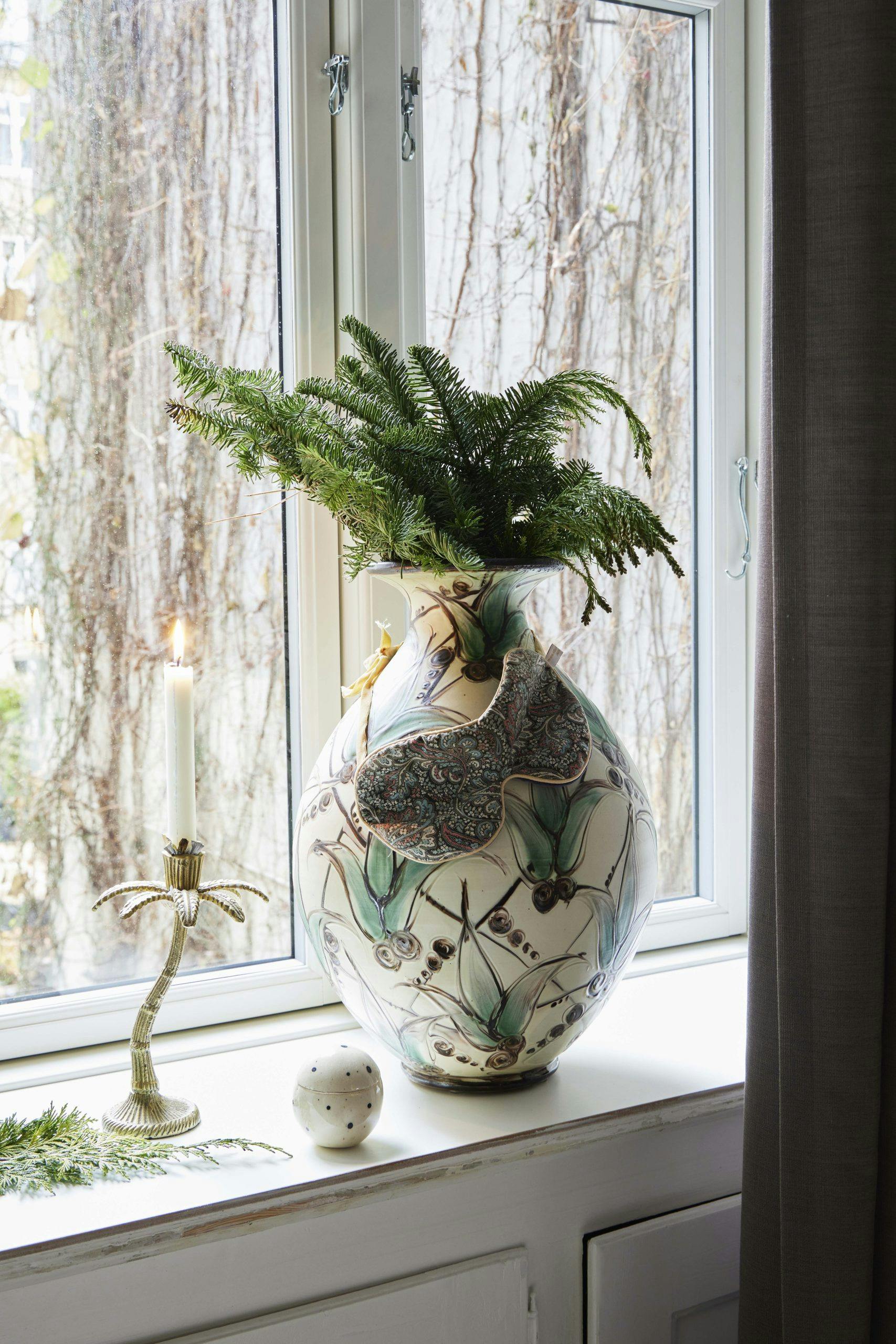 RikkeMøldrup231121 Julepynt i vinduskarmen